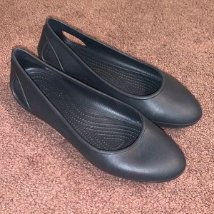 Crocs black flats